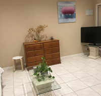 Cairnlea St Albans Townhouse - Australia Accommodation