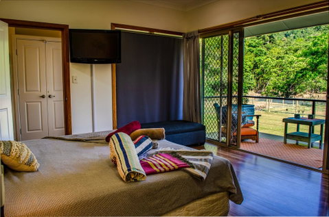 Cairns Homestead: A Peaceful Getaway - Australia Accommodation 2