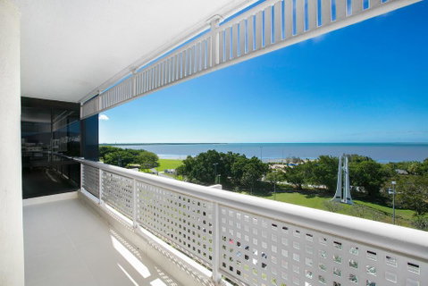 Cairns Luxury Waterfront Apartment - Australia Accommodation 2