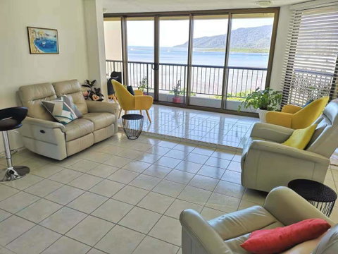 Cairns Ocean View Apartment In Aquarius - Australia Accommodation 0