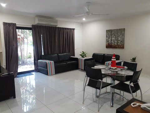 Cairns Prime Location Esplanade Self Contained Apartment With Wifi - Australia Accommodation 3