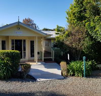 Camelot Cottages - Australia Accommodation
