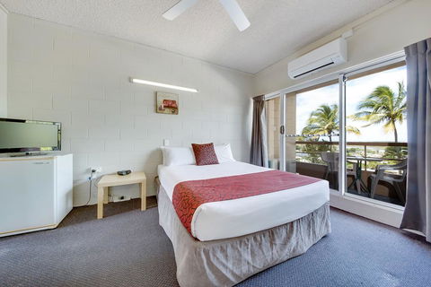Camelot Motel - Australia Accommodation 2