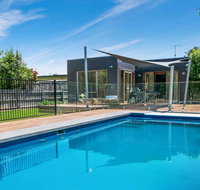 Canterbury Villa Family friendly home walk to beach and village pool - Australia Accommodation