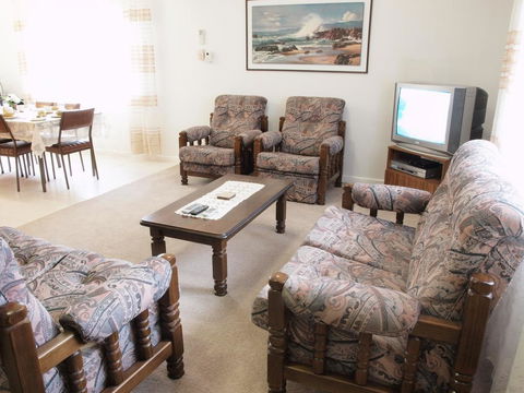 Capon Cottage - Australia Accommodation 3