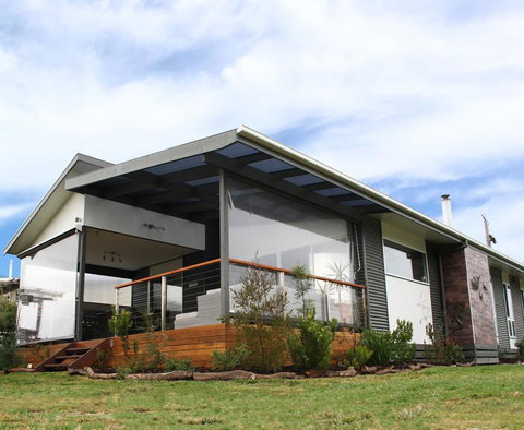 Captain's Cottage - Australia Accommodation 0