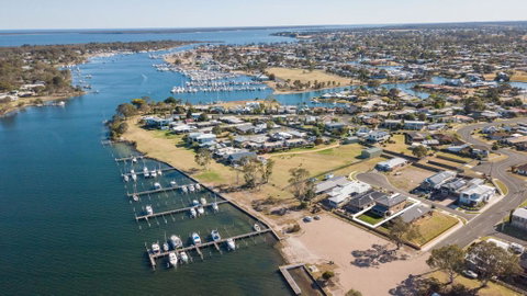 Captains Hideaway - Jetty Berth And Pet Friendly - Australia Accommodation 0