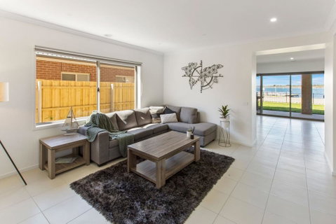 Captains Hideaway - Jetty Berth And Pet Friendly - Australia Accommodation 3
