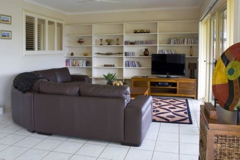 Casa Al Lago - Australia Accommodation 2