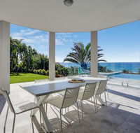 Castaways Beach Escape - Australia Accommodation