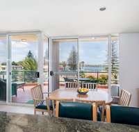 Castillo Del Mar 10 - Lake View Roof Terrace with Spa - Australia Accommodation