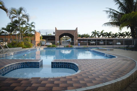 Castle Motor Lodge - Australia Accommodation 2