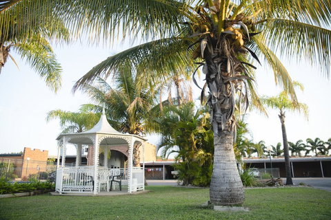 Castle Motor Lodge - Australia Accommodation 1