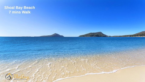 Catalina 12 Holiday House - Walk To Beaches - Australia Accommodation 1