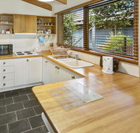 Cedar Cottage - Close to water and pet friendly - Australia Accommodation