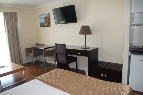 Centenary Motor Inn - Australia Accommodation 3