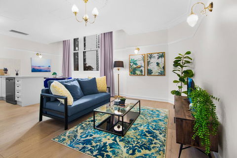 Central Apartment With Spacious Living And Dining - Australia Accommodation 0