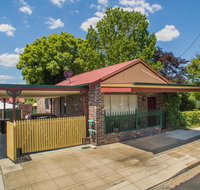 Central Armidale 2-Bedroom Apartment - Australia Accommodation