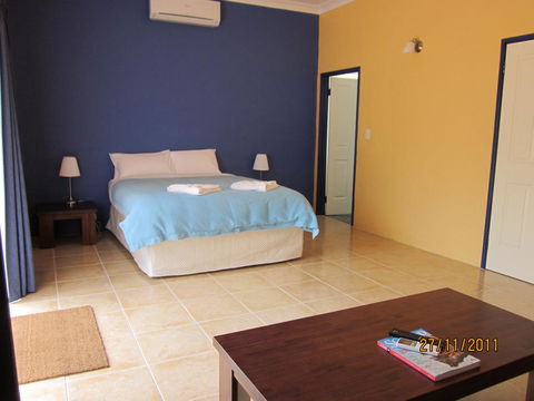 Chalets On Stoneville - Australia Accommodation 3
