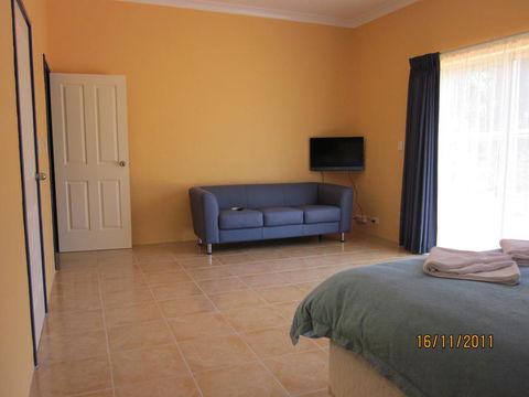 Chalets On Stoneville - Australia Accommodation 1