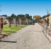 Charlie's Place Tyrone beach at end of street - Australia Accommodation