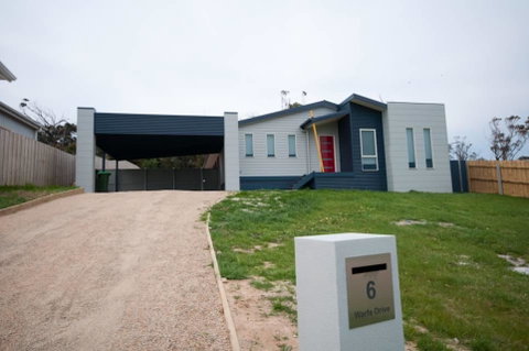 Chevallier - Australia Accommodation 0