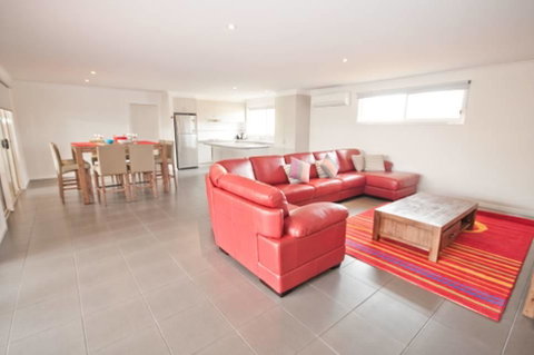 Chevallier - Australia Accommodation 2