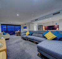 Circle on Cavill 37th Floor Ocean and River Views - Australia Accommodation