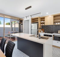 City Courtyard Apartment - Australia Accommodation