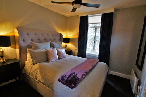 City Life Apartment-full Kitchen & Separate Bedroom - Australia Accommodation 3