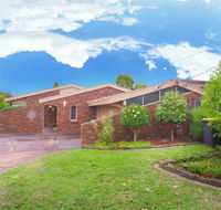 Classic Double Brick Garden House - Australia Accommodation