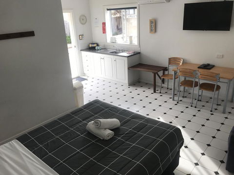 Clearwater Motel Apartments - Australia Accommodation 2