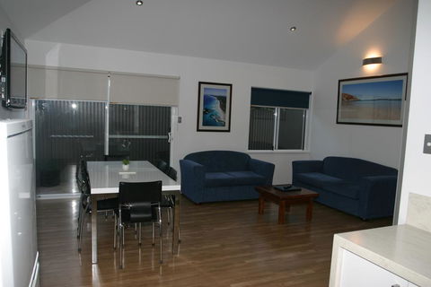 Clearwater Motel Apartments - Australia Accommodation 3