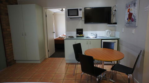 Cleveland Motor Inn - Australia Accommodation 1