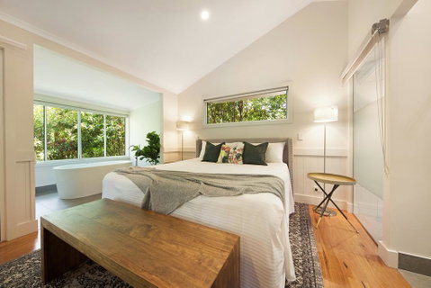 Clouds Montville - Australia Accommodation 0