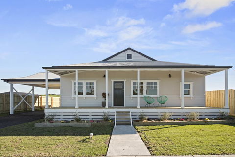 Cloverdale Cottage - Australia Accommodation 0