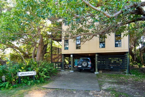 Coasting - Australia Accommodation 0
