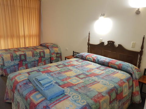 Cobb Inlander Motel - Australia Accommodation 2