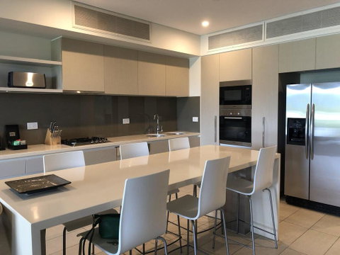 Coconut Grove 402 - Australia Accommodation 1