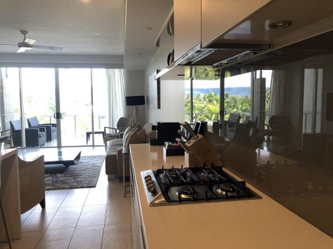 Coconut Grove 402 - Australia Accommodation 3