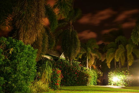Cocos Beach Bungalows - Australia Accommodation 2