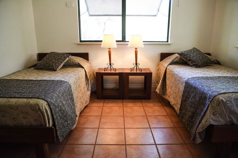 Cocos Beach Bungalows - Australia Accommodation 1