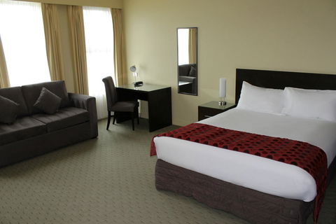 Comfort Inn & Suites City Views - Australia Accommodation 3