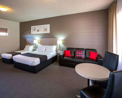 Comfort Inn & Suites King Avenue - Australia Accommodation 3