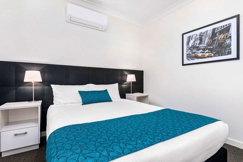 Comfort Inn & Suites Manhattan - Australia Accommodation 2