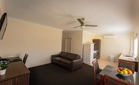 Comfort Inn And Suites Robertson Gardens - Australia Accommodation 1