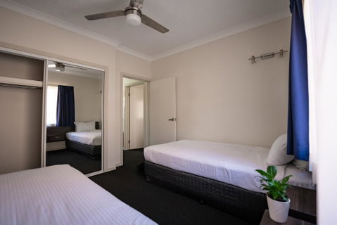 Comfort Inn And Suites Robertson Gardens - Australia Accommodation 2