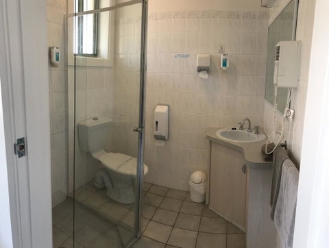 Comfort Inn The Lakes - Australia Accommodation 1
