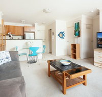 Comfy Coogee 1 Bedroom Hideaway - Australia Accommodation