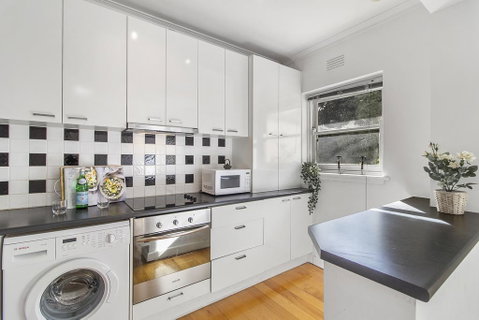 Comfy One-bedroom Unit Between City And Airport - Australia Accommodation 1